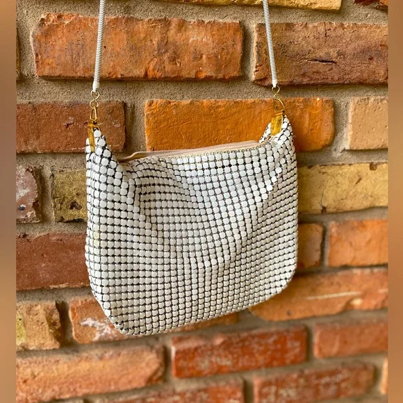 Vintage 90’s : White Chainmail Purse - Picture 1 of 8